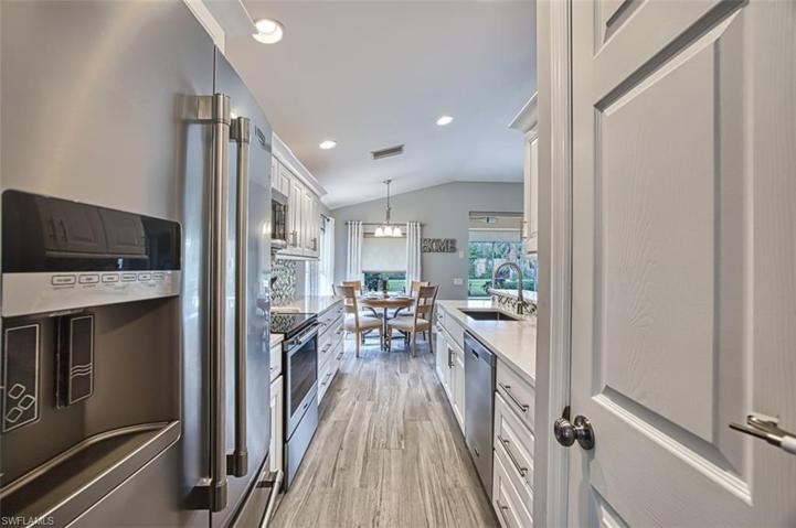 Enjoy your Breakfast area just off kitchen