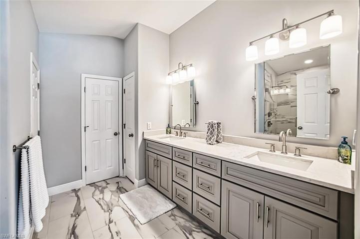 Primary Bath - dual sinks