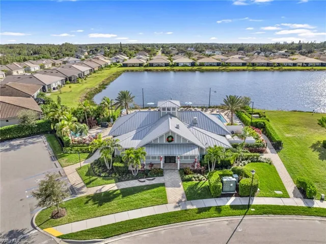 10373  Bonavie Cove  DR, Fort Myers, FL 33966