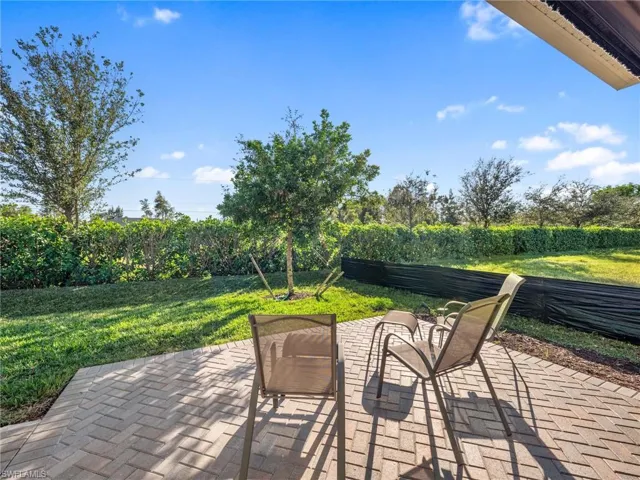10373  Bonavie Cove  DR, Fort Myers, FL 33966