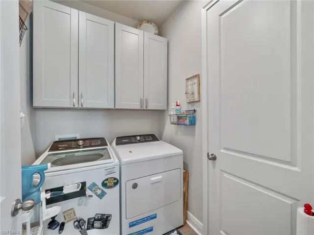 10373  Bonavie Cove  DR, Fort Myers, FL 33966