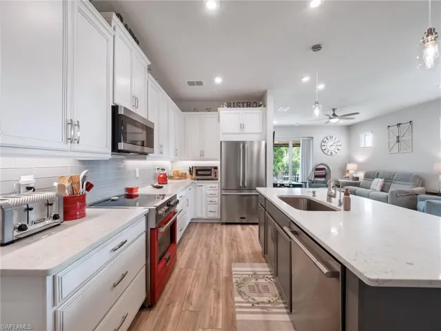 10373  Bonavie Cove  DR, Fort Myers, FL 33966