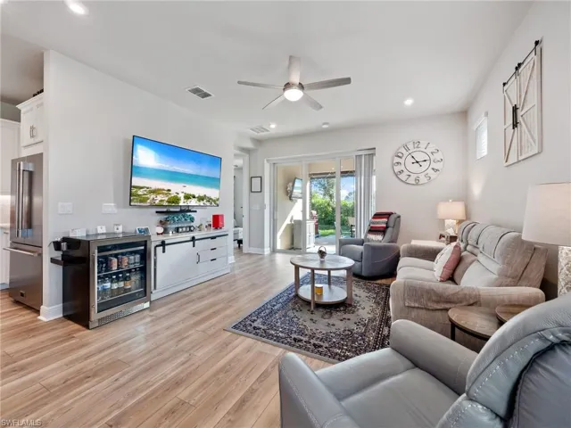10373  Bonavie Cove  DR, Fort Myers, FL 33966