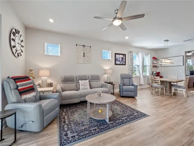 10373  Bonavie Cove  DR, Fort Myers, FL 33966