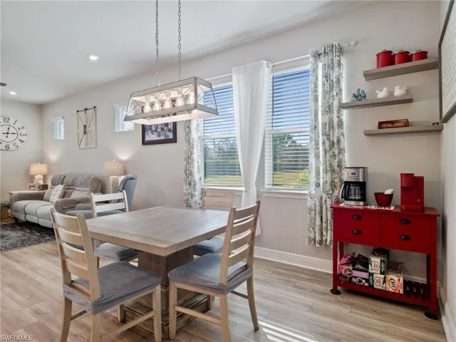 10373  Bonavie Cove  DR, Fort Myers, FL 33966