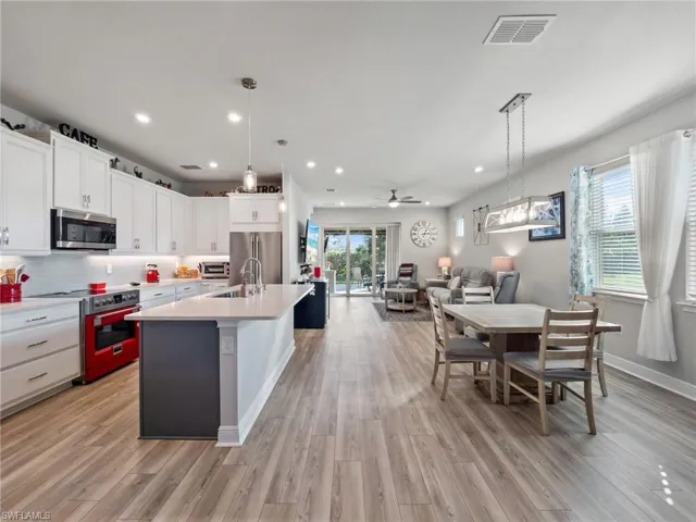 10373  Bonavie Cove  DR, Fort Myers, FL 33966