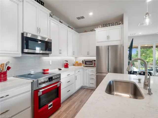 10373  Bonavie Cove  DR, Fort Myers, FL 33966