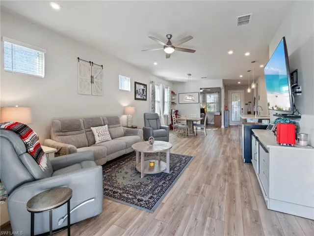 10373  Bonavie Cove  DR, Fort Myers, FL 33966