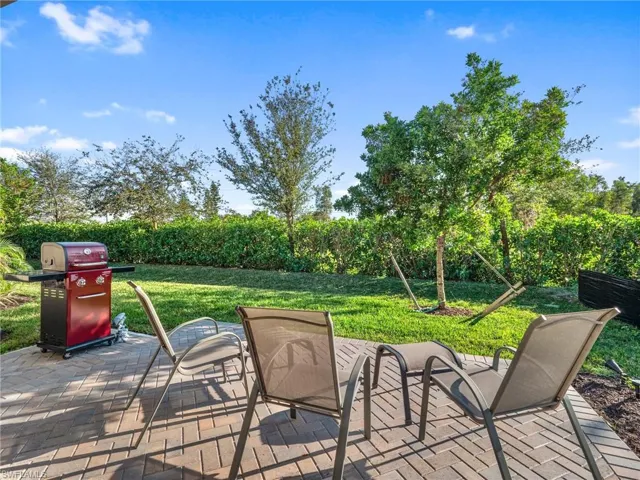 10373  Bonavie Cove  DR, Fort Myers, FL 33966