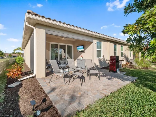 10373  Bonavie Cove  DR, Fort Myers, FL 33966