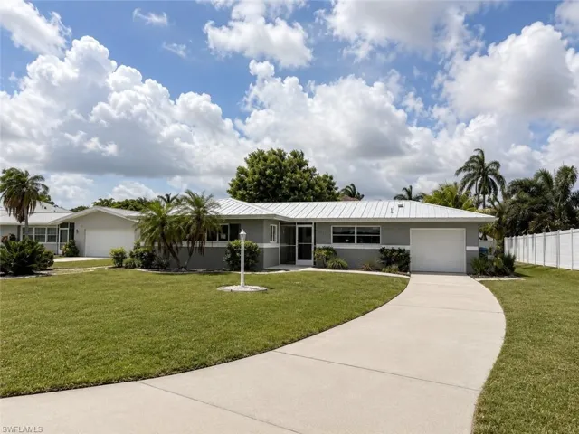 912  Dolphin  DR, Cape Coral, FL 33904