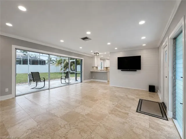 912  Dolphin  DR, Cape Coral, FL 33904