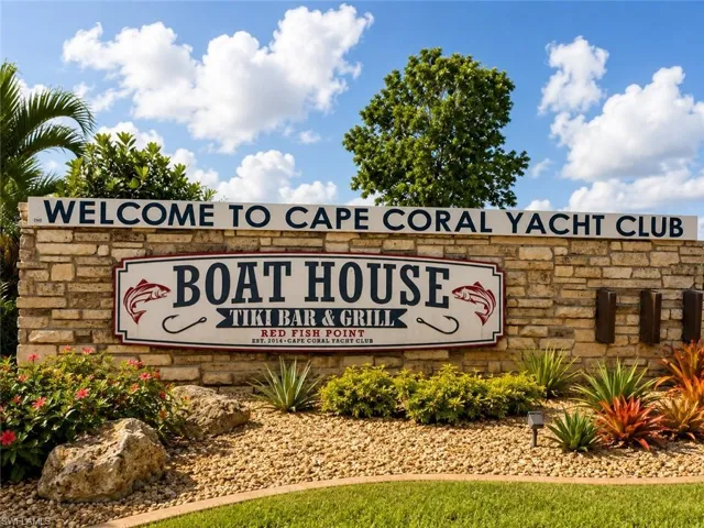 912  Dolphin  DR, Cape Coral, FL 33904