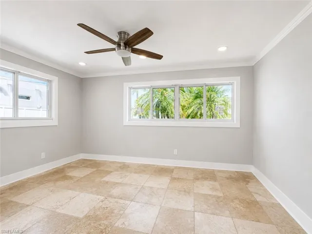 912  Dolphin  DR, Cape Coral, FL 33904
