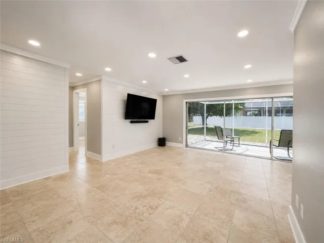 912  Dolphin  DR, Cape Coral, FL 33904