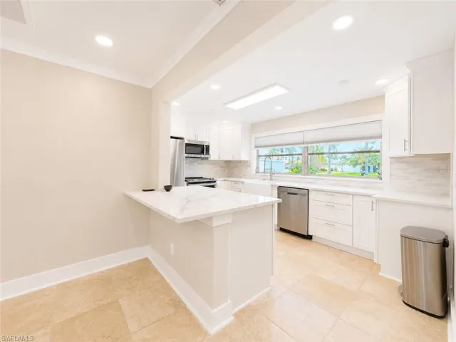 912  Dolphin  DR, Cape Coral, FL 33904