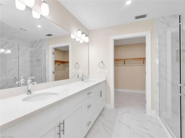 257  Indies Dr E  , Naples, FL 34114