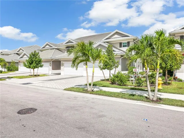 257  Indies Dr E  , Naples, FL 34114