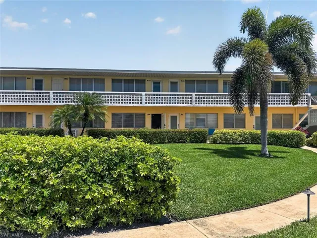 473 12th Ave S B6, Naples, Florida 34102