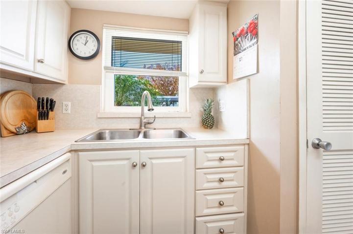 401 Charlemagne BLVD # B102, NAPLES FL 34112