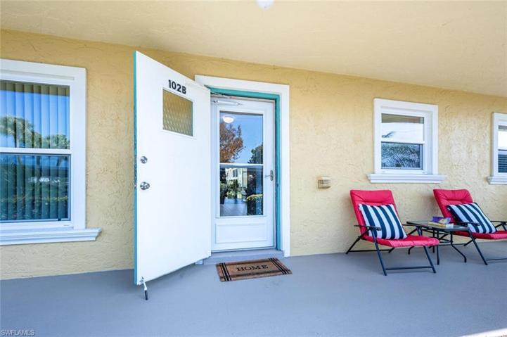401 Charlemagne BLVD # B102, NAPLES FL 34112