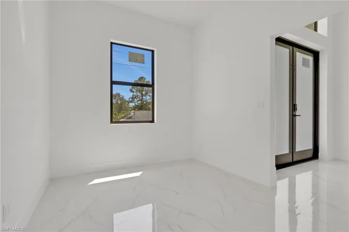 Den/office or 4th bedroom