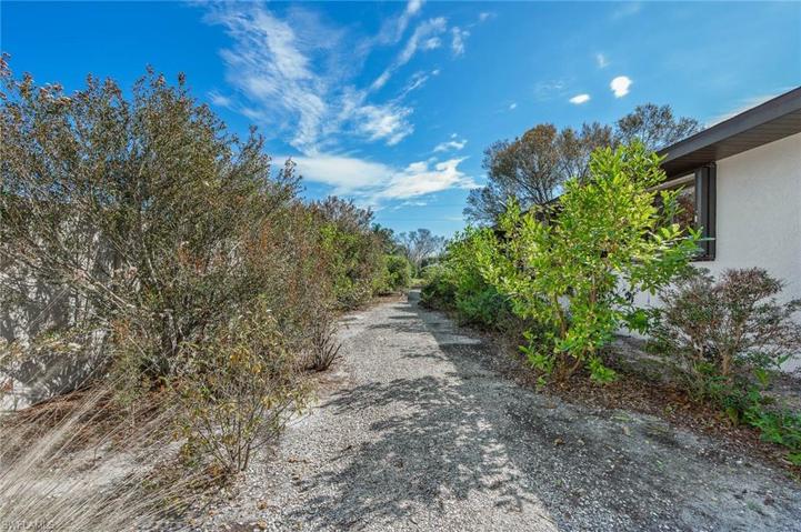 7611  Tania  LN, North Fort Myers, FL 33917