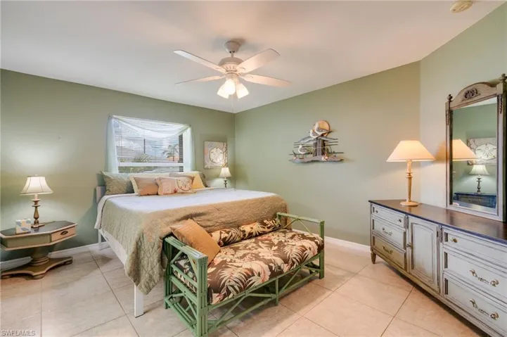 4528 SW 7th  PL, Cape Coral, FL 33914