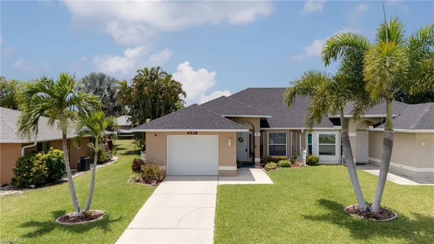 4528 SW 7th  PL, Cape Coral, FL 33914