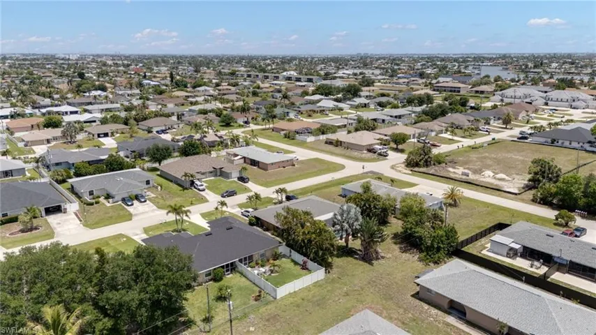 4528 SW 7th  PL, Cape Coral, FL 33914