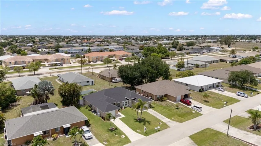 4528 SW 7th  PL, Cape Coral, FL 33914