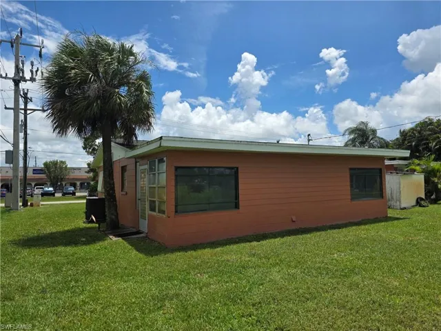57 Westminster St N, Lehigh Acres, Florida 33936