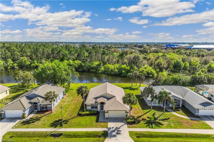 A Beautiful Setting~Large Lot