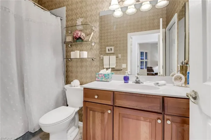 Guest bathroom.