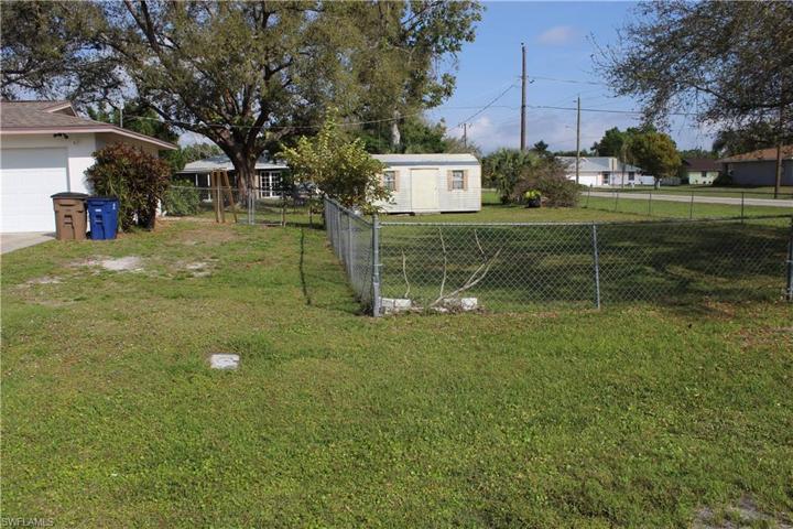 side yard