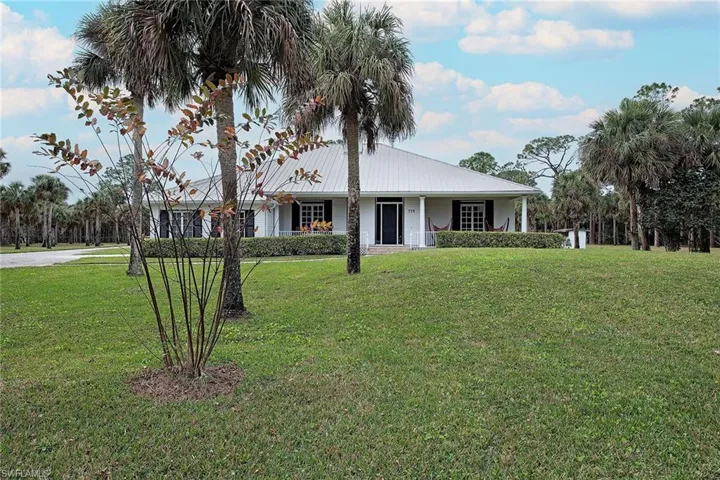 775  3rd NW ST, Naples, FL 34120