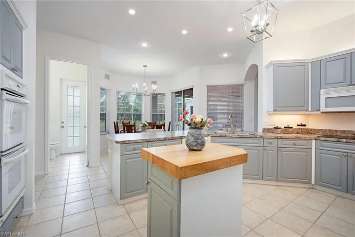 775  3rd NW ST, Naples, FL 34120