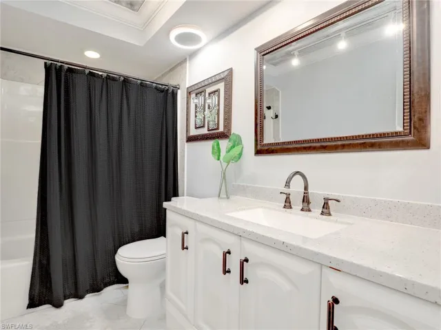Master en suite bath