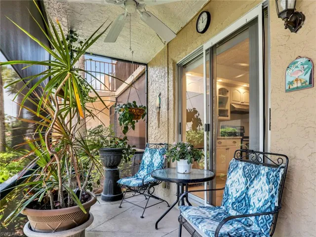 Screened front Lanai for Coffee & Sunrises