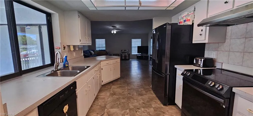 1203 Se 23rd Ter, Cape Coral, Florida 33990