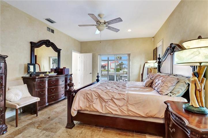 Split Bedroom Plan offers a Primary Bedroom wing of the home