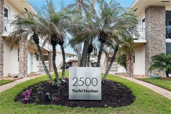 An intimate boating community with nearby beach access