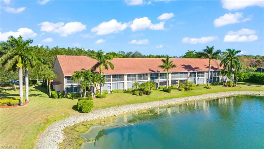 2415  Bayou  LN, Naples, FL 34112