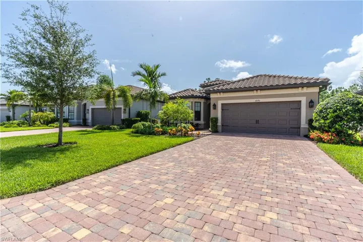 6870  Winding Cypress  DR, Naples, FL 34114