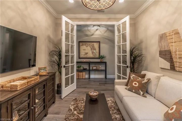 6870  Winding Cypress  DR, Naples, FL 34114