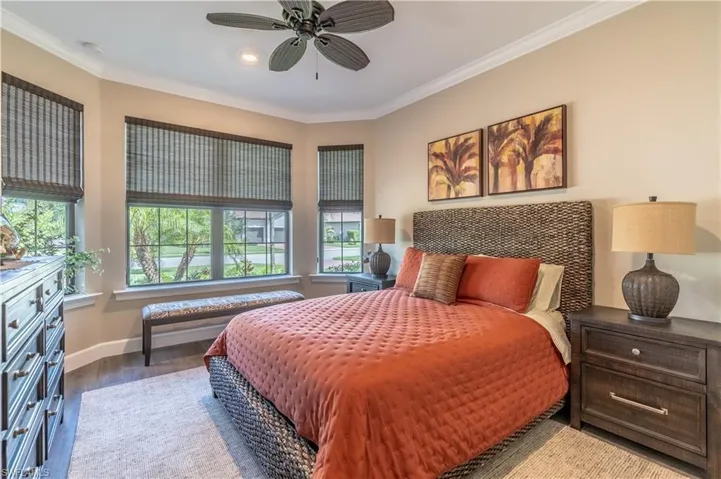 6870  Winding Cypress  DR, Naples, FL 34114