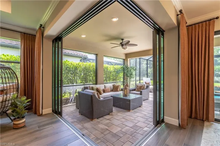 6870  Winding Cypress  DR, Naples, FL 34114