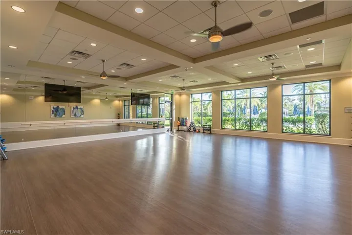 6870  Winding Cypress  DR, Naples, FL 34114