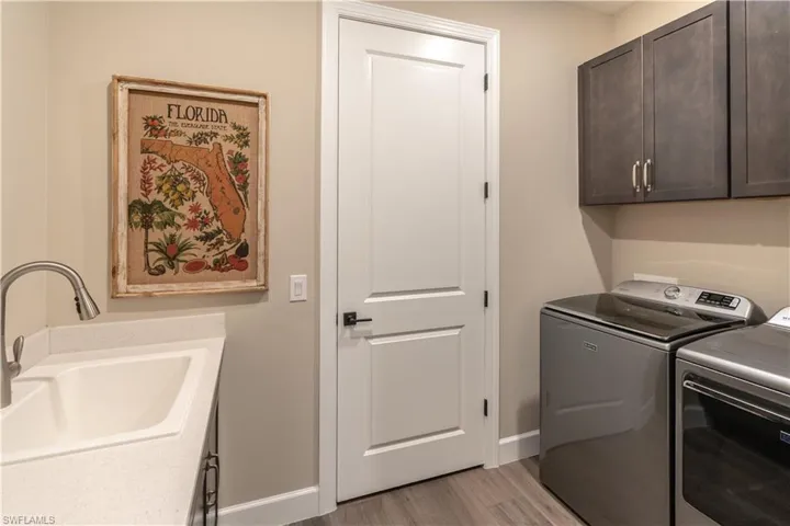 6870  Winding Cypress  DR, Naples, FL 34114