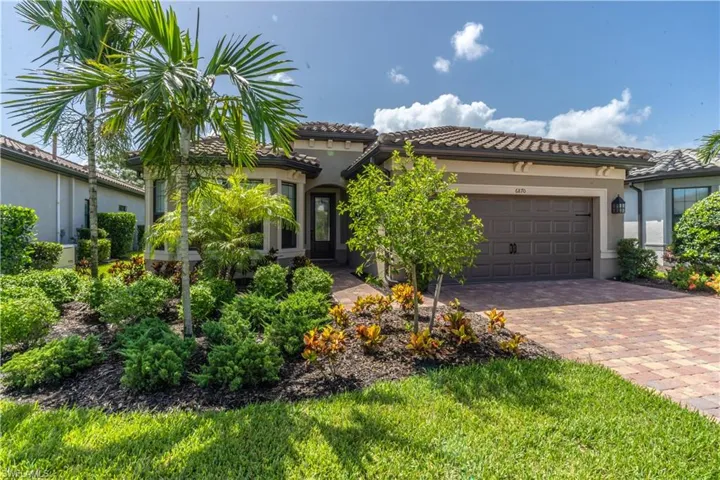 6870  Winding Cypress  DR, Naples, FL 34114